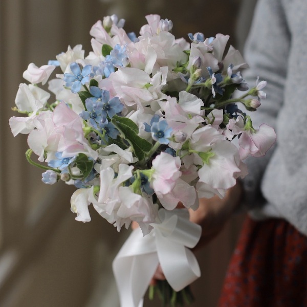 Bridal bouquet of Sweet Pea and Oxypetalum - Размер S