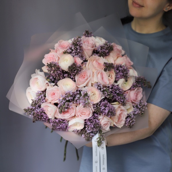 Garden Roses with Ranunculus and Lilac, bright
