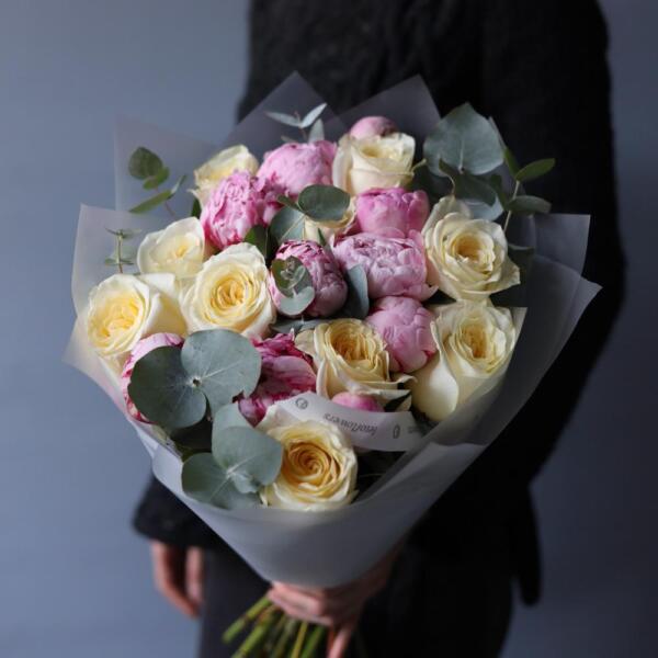 Peony with Garden Roses - Размер M
