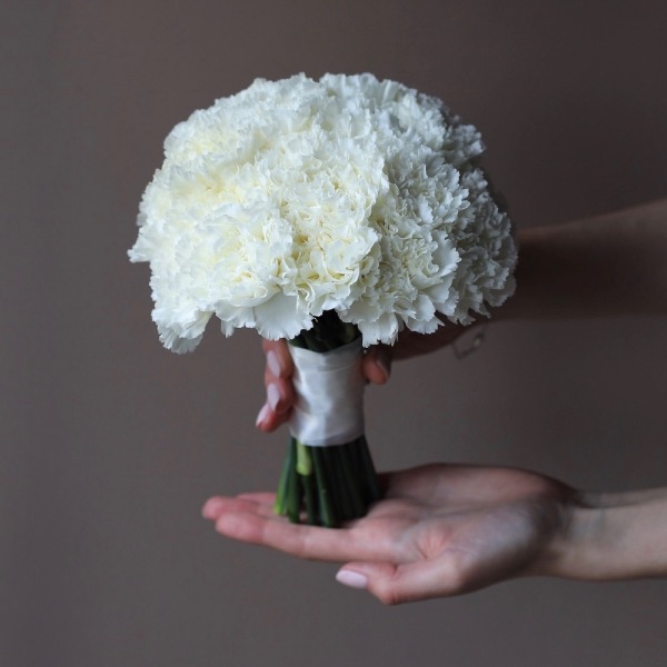 Bridal bouquet of carnations   - Размер M