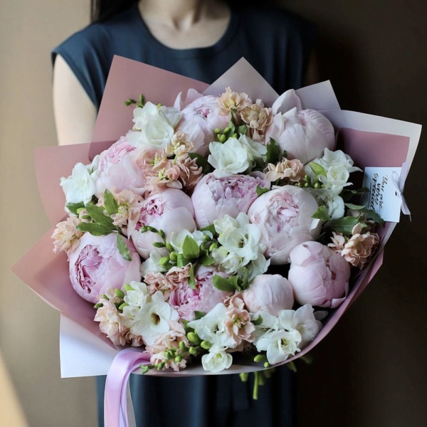 Peony with Stock and Freesia - Размер M