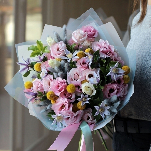 Lisianthus with Clematis, Craspedia and Lagurus - Размер M