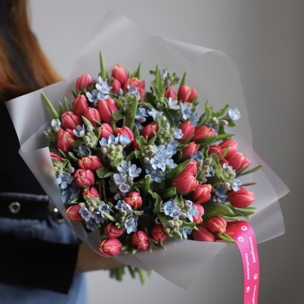 Tulips with Oxypetalum - Размер L