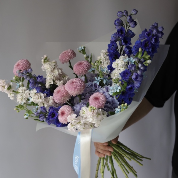 Signature bouquet "Libra" -   Размер M 