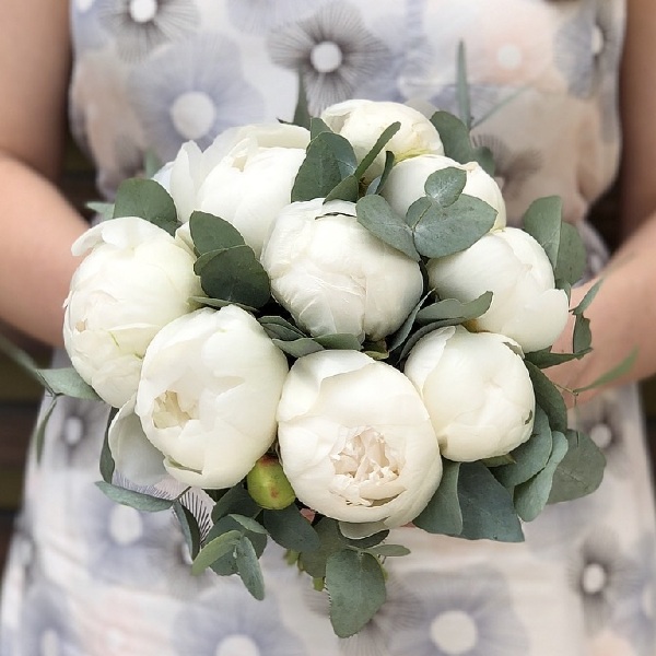 Bridal bouquet of white peonies - Размер S