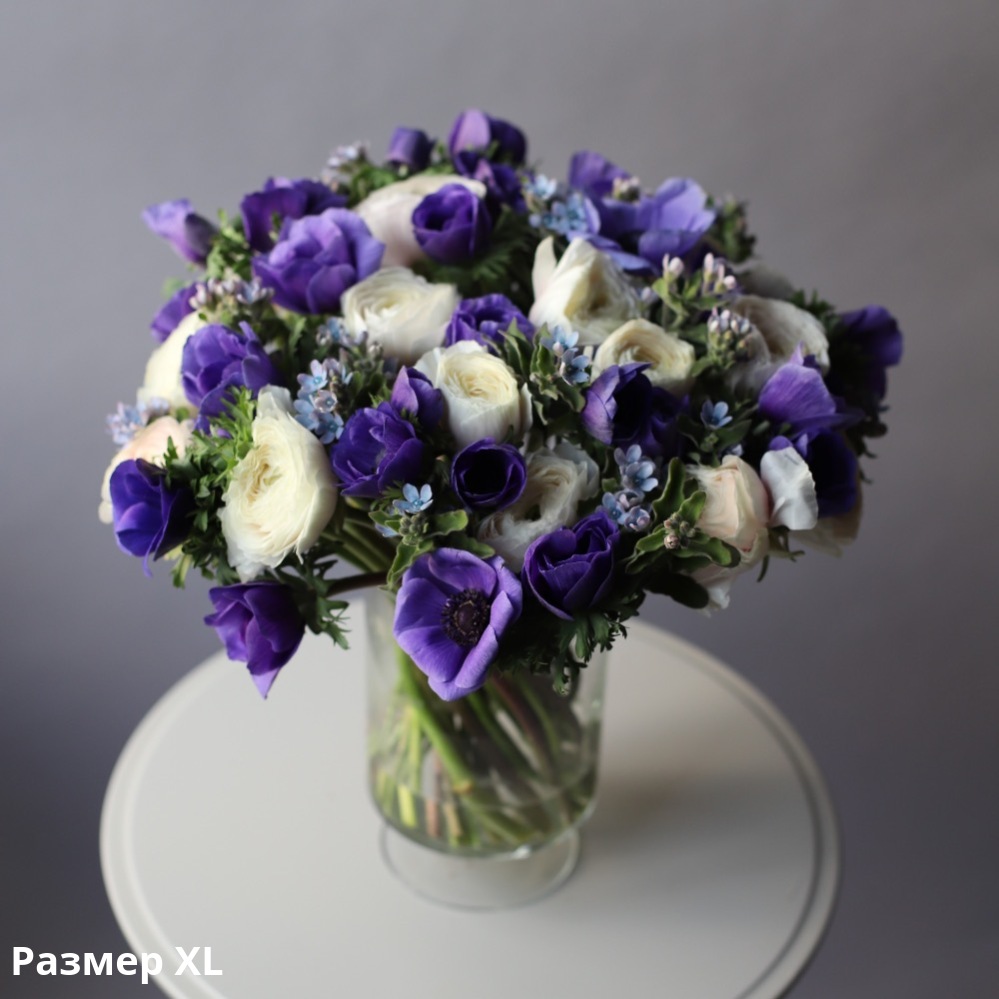 Anemones with Ranunculus and Oxypetalum in a vase Anemones with Ranunculus and Oxypetalum in a vase - Размер XL