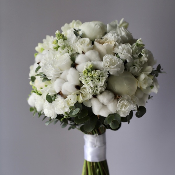 Set of classy round Bridal Bouquet and Groom Boutonniere - Размер L 