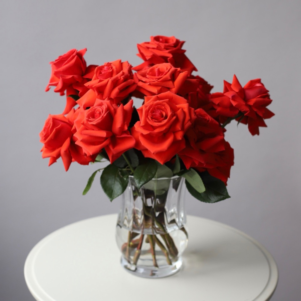 Nina roses in a vase - 15 роз 