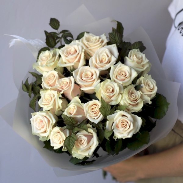 Creamy roses - 19 роз