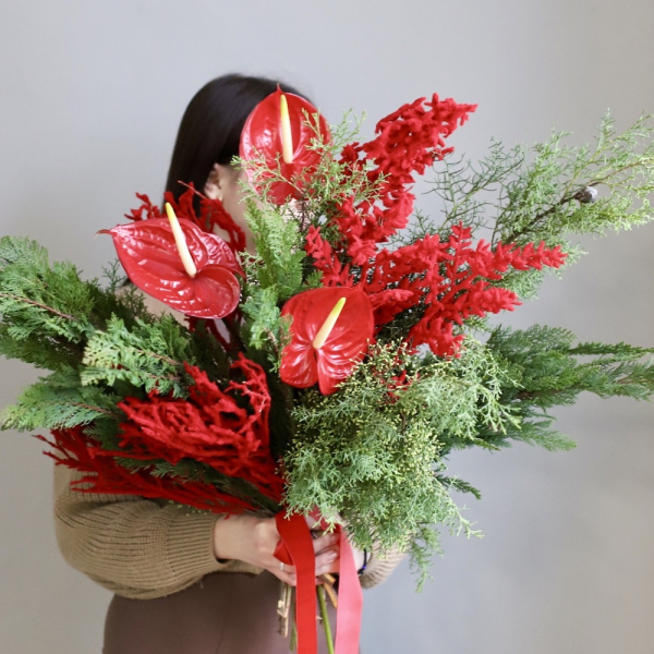 Winter bouquet "Red Velvet" - Размер M