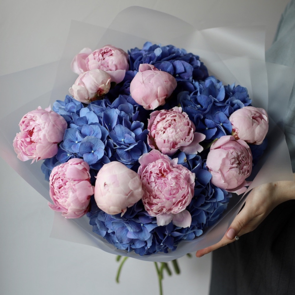 Peony with Hydrangea, bright - Размер M