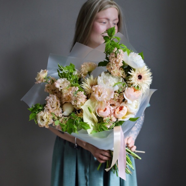 Peachy signature bouquet - Размер M