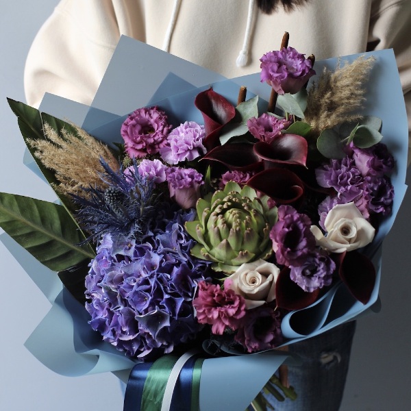 Burgundy green signature bouquet for a man - Размер L