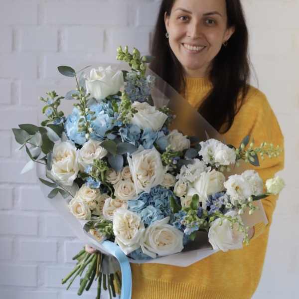 Sky-blue signature bouquet - Размер L