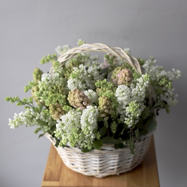 Hyacinthus and Lilac in a basket - Размер M