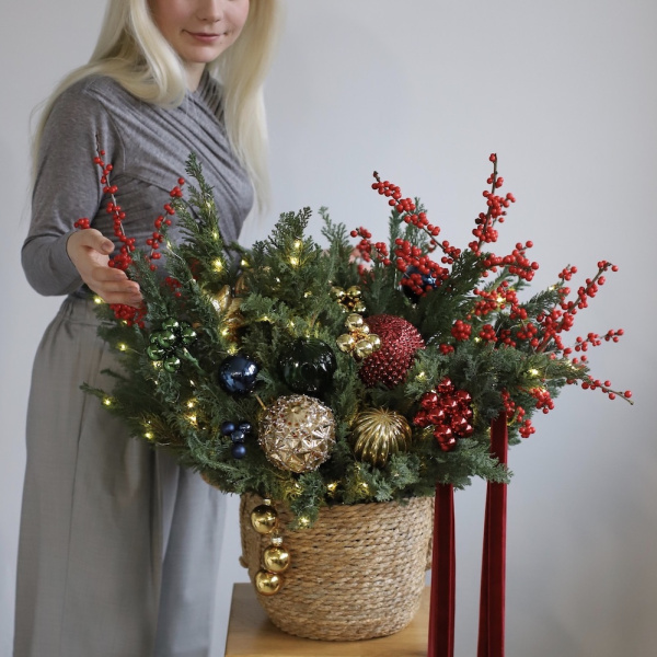 “New Year basket 'Kaleidoscope'”