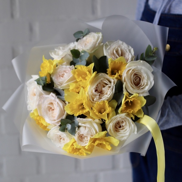 Garden Roses with Daffodils - Размер S 
