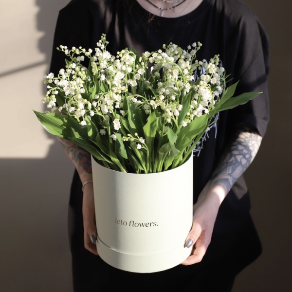 Lily of the Valley in a hat box - Размер M