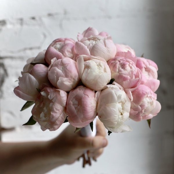 Bridal bouquet of light-pink peonies - Размер S