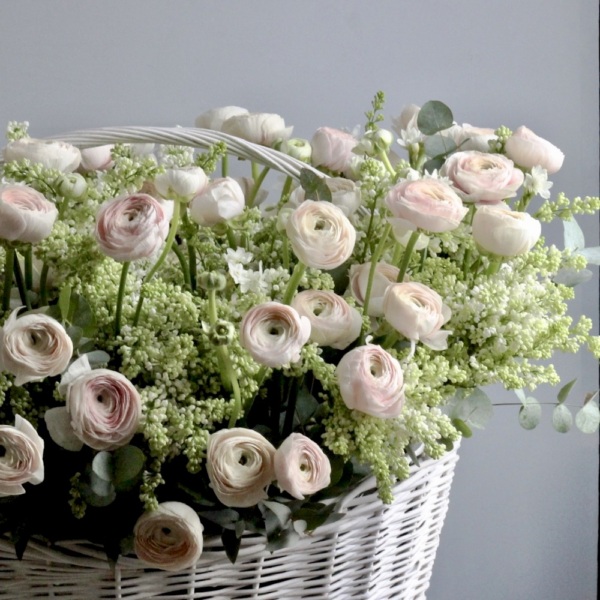 Ranunculus with Lilac in a basket - Размер 2XL 