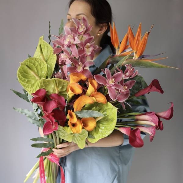 Signature Bouquet 'White Lotus' -  Размер L 