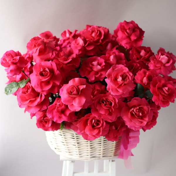 Basket of roses "Raspberry sherbet" - Размер XL