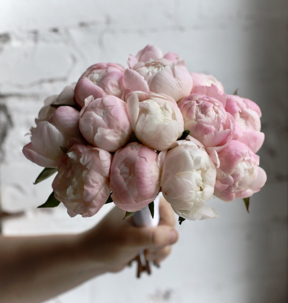 Bridal bouquet of light-pink peonies  -  Размер S 