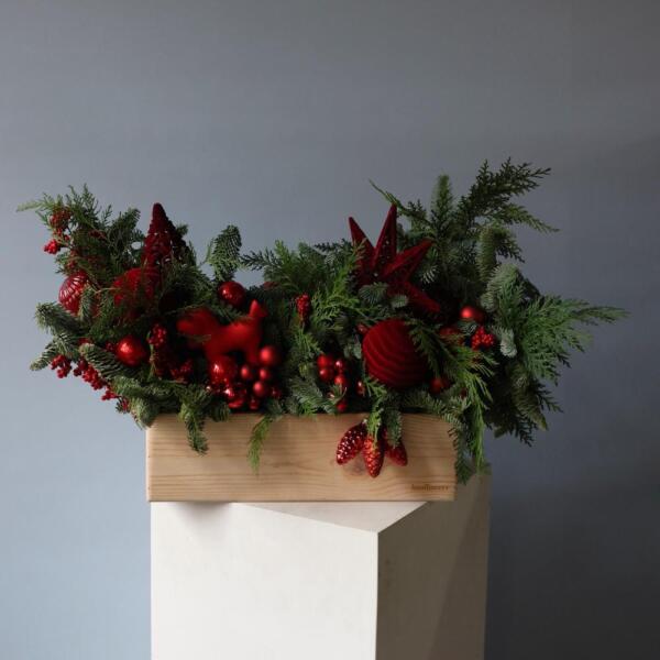 New Year's composition in a wooden box "Red velvet range" - Размер L