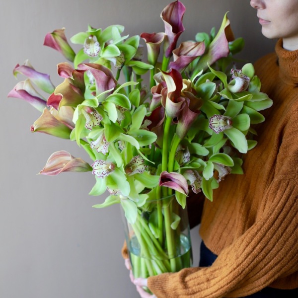 Calla Lily with Orchid in a vase -  Размер XL 