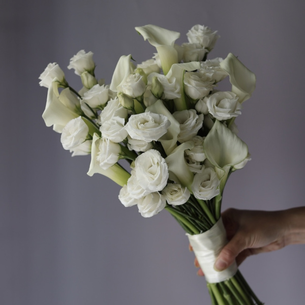“Bridal Bouquet of White Callas and Lisianthus”