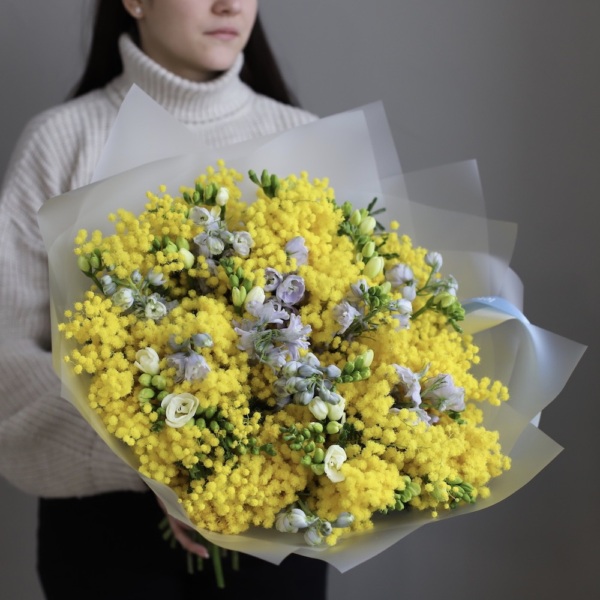 Mimosa with Delphinium and Freesia - Размер M