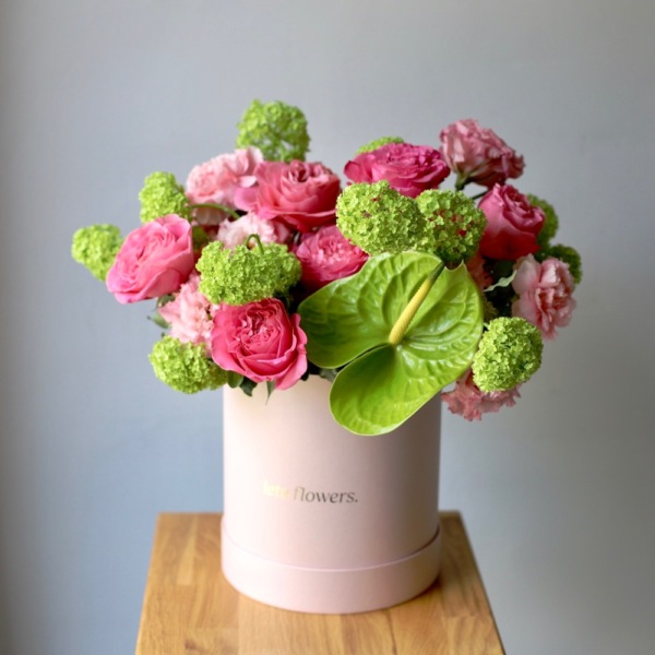 "Raspberry Fresh" Compliment in a hat box - Размер M