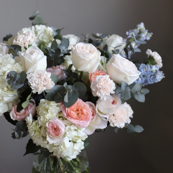 White bouquet in a vase - Размер L