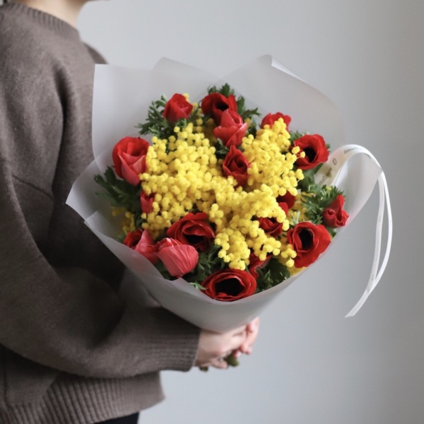 Bouquet of Mimosa and Anemones -  Размер S 