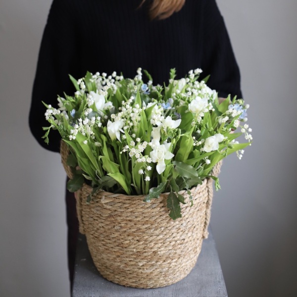 Lily of the Valley and spring flowers in a basket -   Размер M 