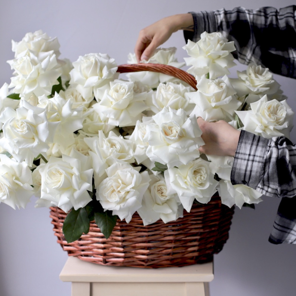 Basket of roses "Creamy Gelato" - Размер XL