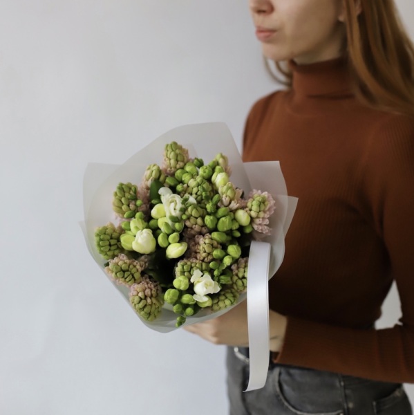 Hyacinthus with Freesia -  Размер S 