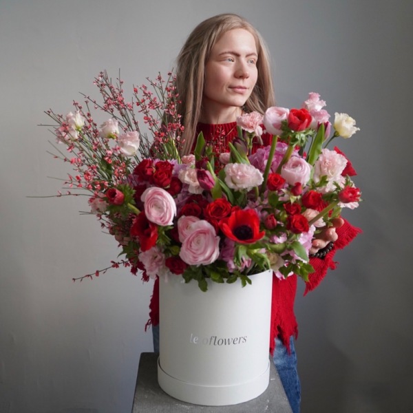 Red signature hat box - Размер XL