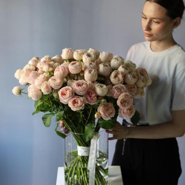 Spray Roses in a vase - 29 кустовых роз