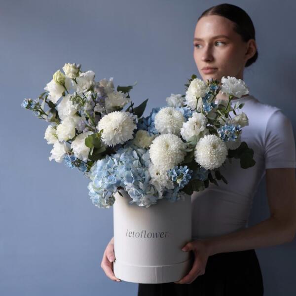 Surprise on a florisit taste in a hat box, light - Размер M