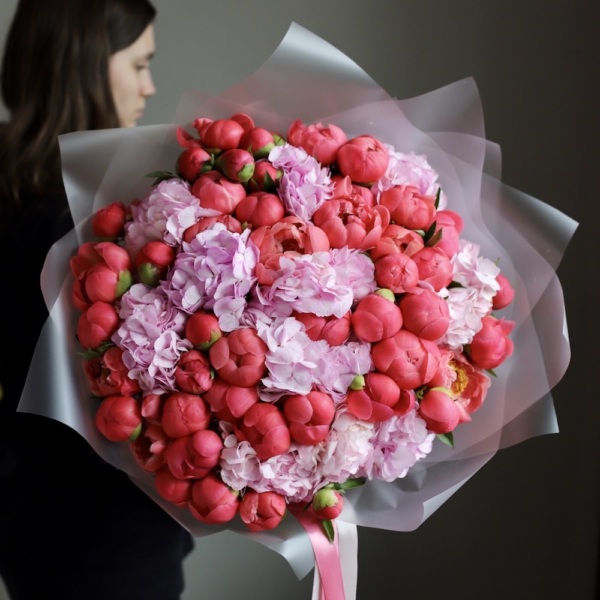 Peony with Hydrangea, bright - Размер M 