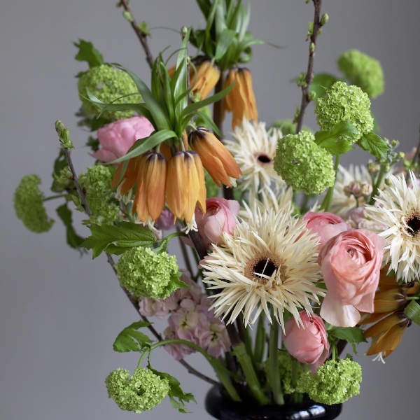 Spring bouquet in a vase - Размер M