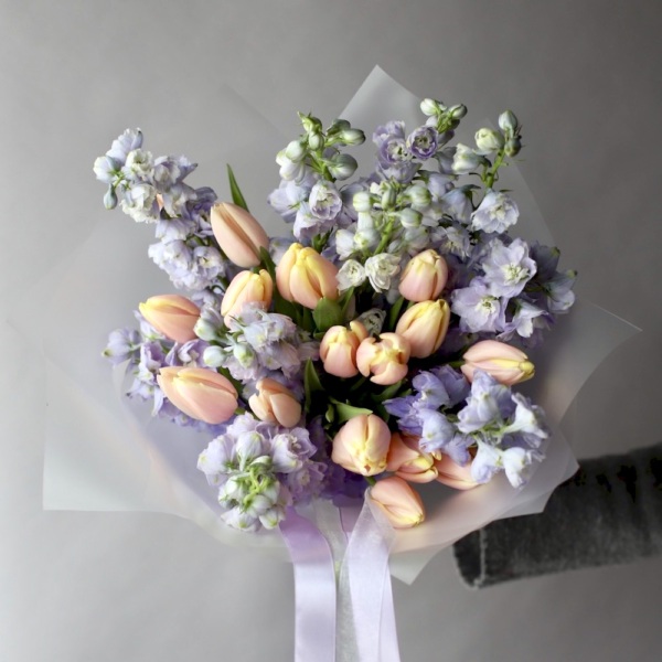 Tulips with Delphinium -  Размер S 