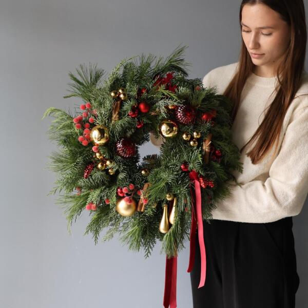 Christmas wreath 'Golden red' - 45-50 см