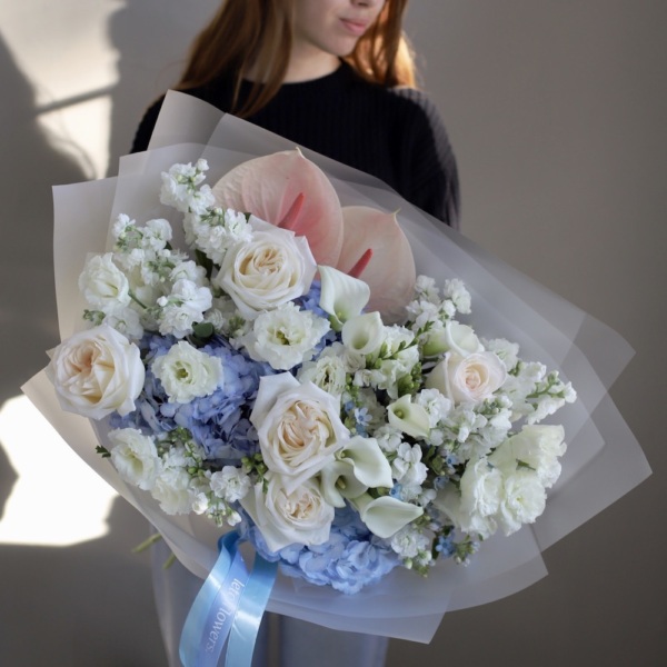 Creamy white signature bouquet -  Размер L 