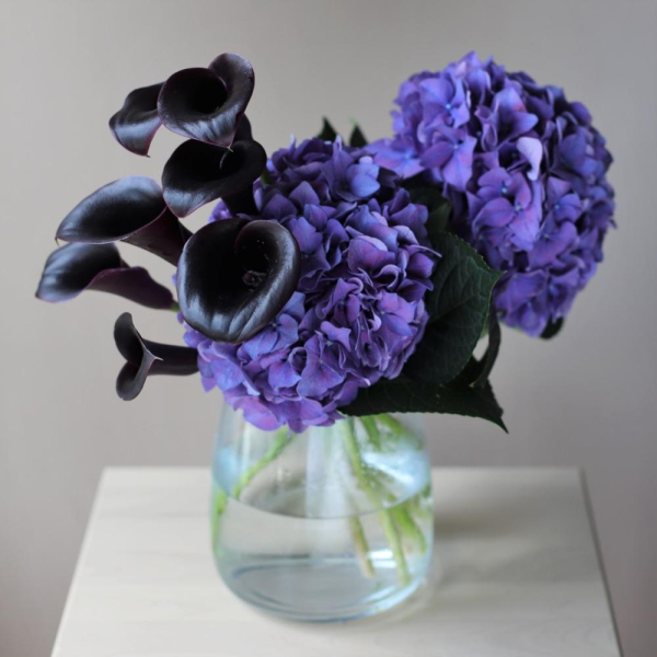 Hydrangea with Calla Lilies in a vase - Размер S 