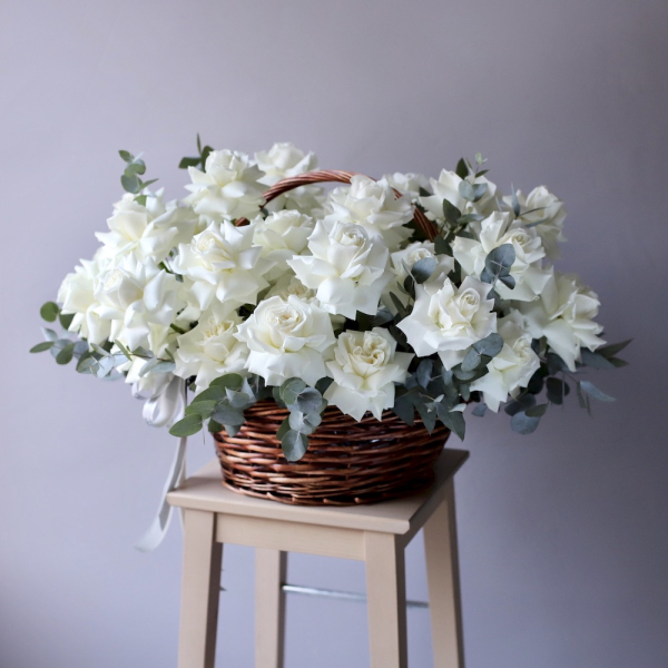 Basket of roses "Creamy Gelato" - Размер S 