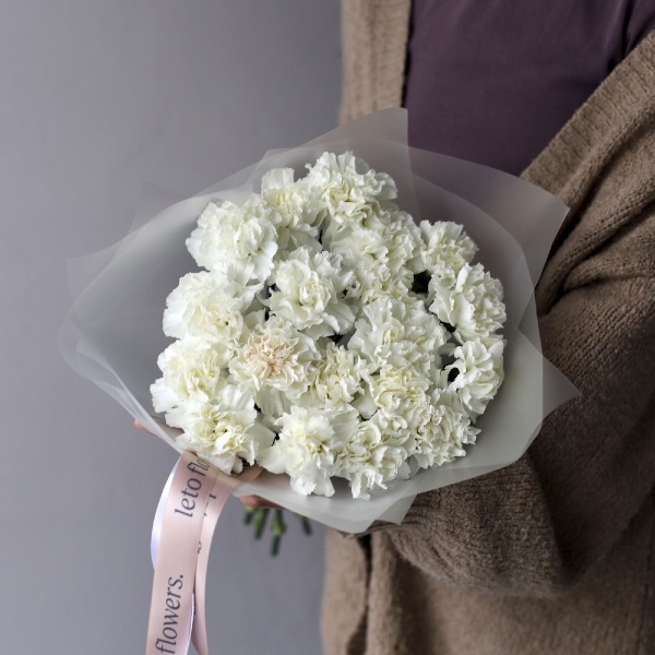 White Carnations - 19 гвоздик