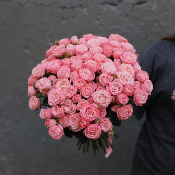 Madame Bombastic spray rose - 29 кустовых роз