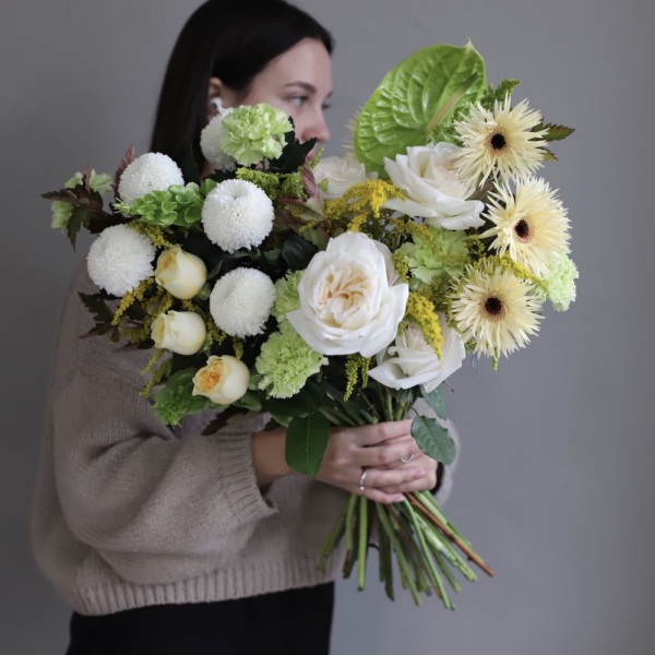 Flower subscription "Bunch" (4 deliveries) - Размер M